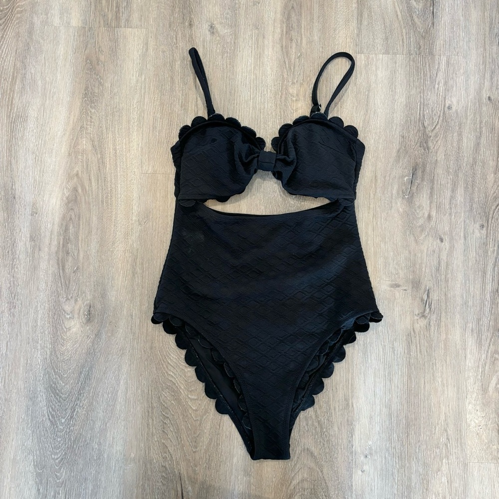 One Piece Swimsuit • Medium